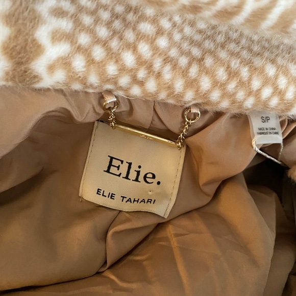 Elie Tahari Faux Fur double breasted coat - Picture 12 of 13